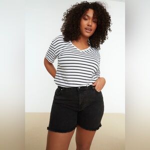 Trendyol Curve High Waist Skinny Denim Shorts & Bermuda